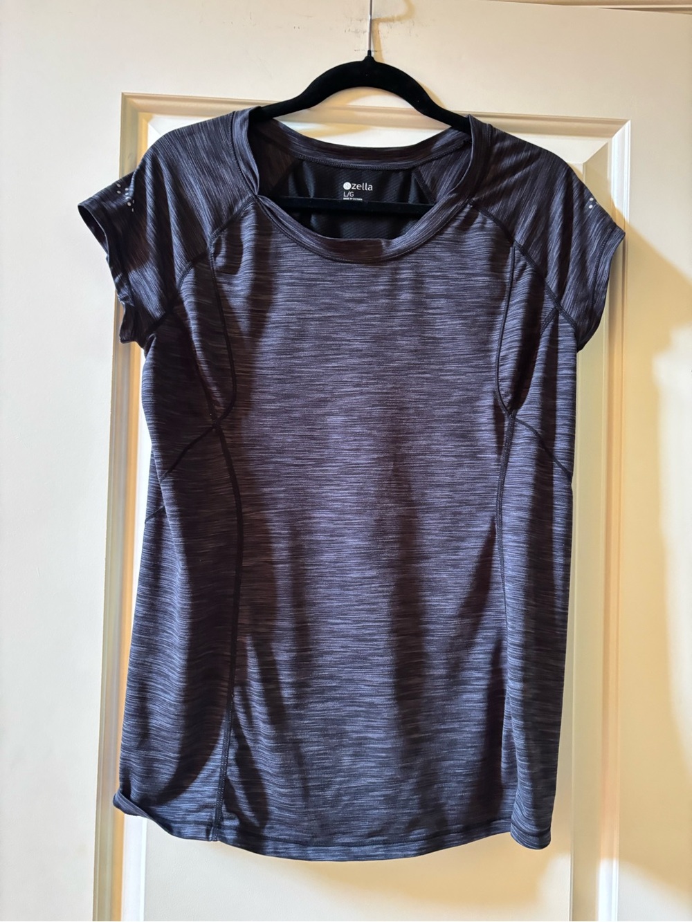 Zella Women's Short-Sleeve Heathered Black and Gray Active Tee